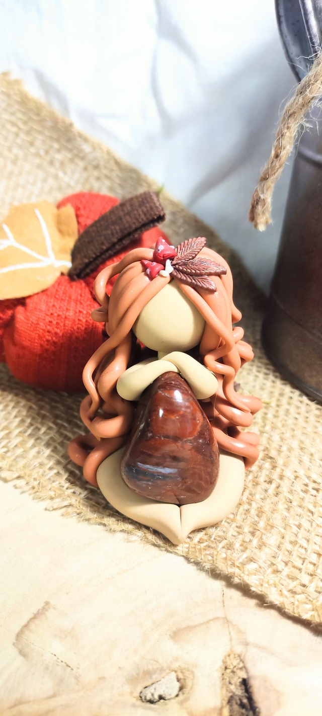 🍂 Gardienne des Racines Éternelles – Bois Fossilisé &amp; Esprits des Sous-Bois 🍄