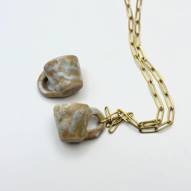 Collier tasse en céramique à glaçure rose et bleu – Chaîne en acier inoxydable doré