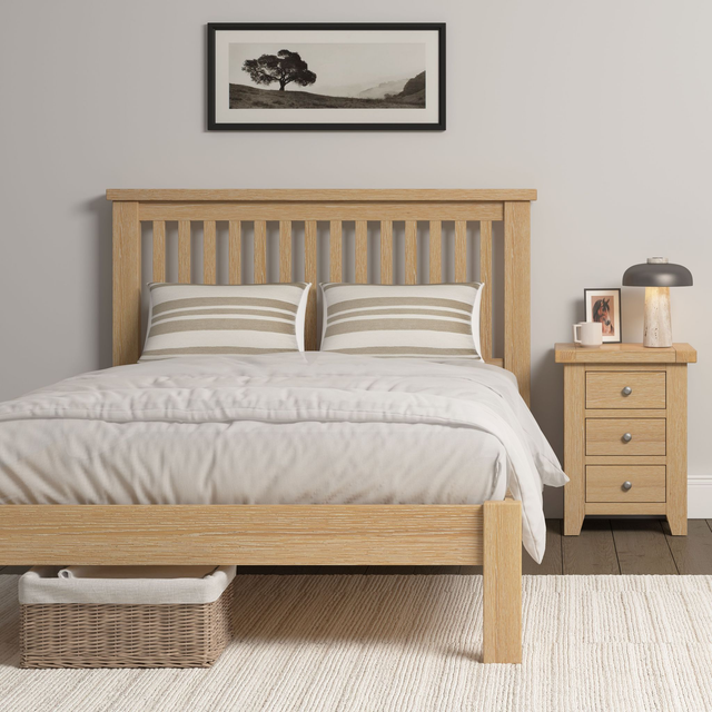 (E2)Oak Bedroom Set With Bed &amp; Mattress
