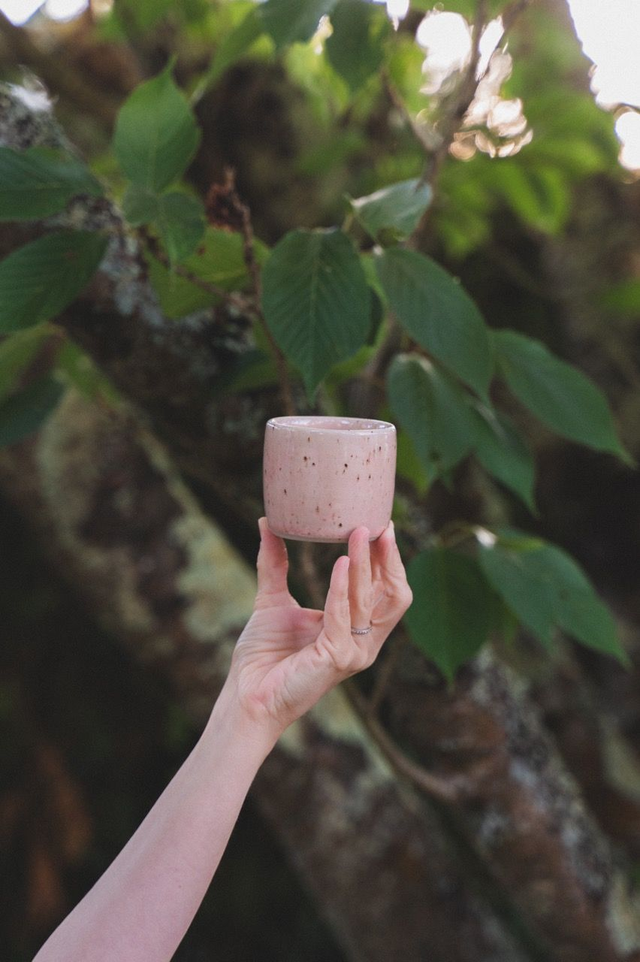 Tasse rose tachetée 🩷