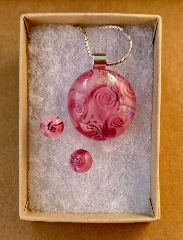 Jewellery: Pink Roses