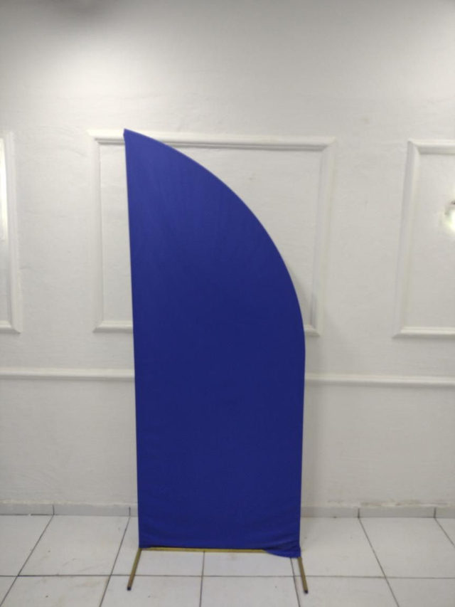 ARCO MEIA LUA + CAPA LISA - LOCAÇÃO

