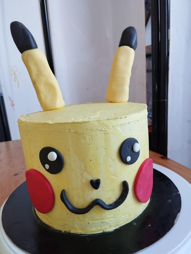 Gâteau Picachu 10-12 personnes 