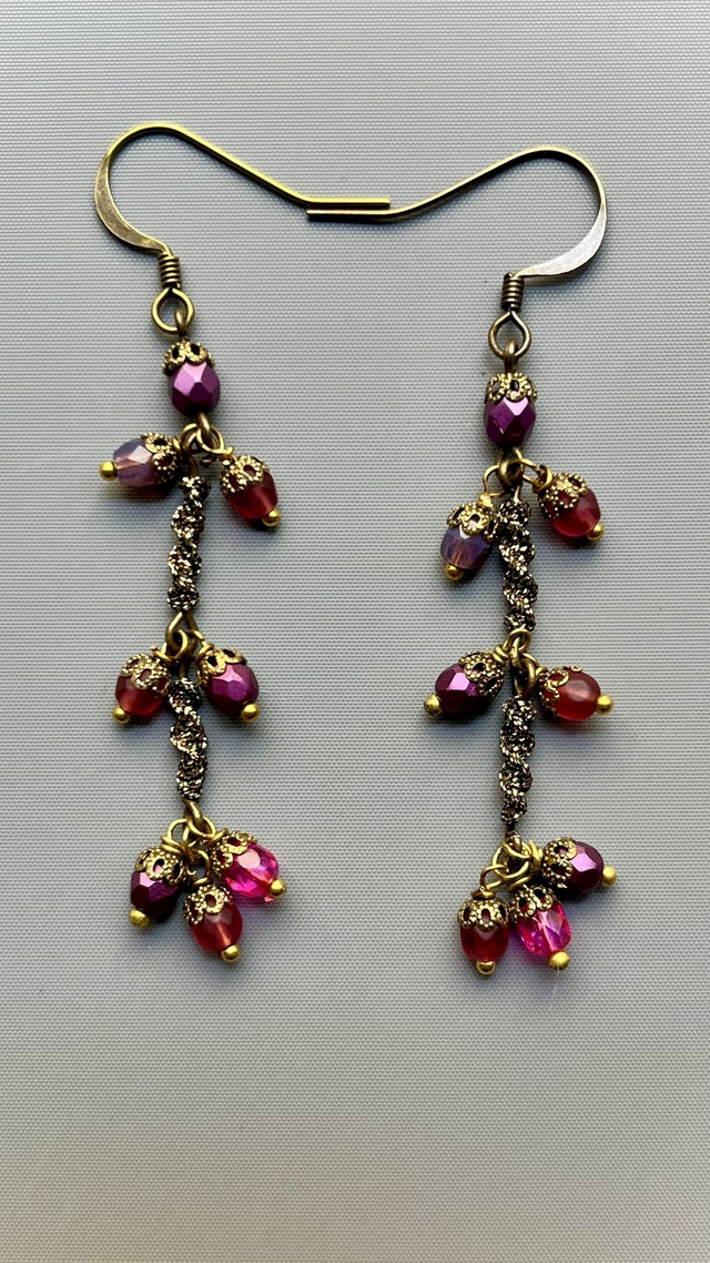 Boucles d'oreilles vintage couleurs prune fuschia et  bordeaux