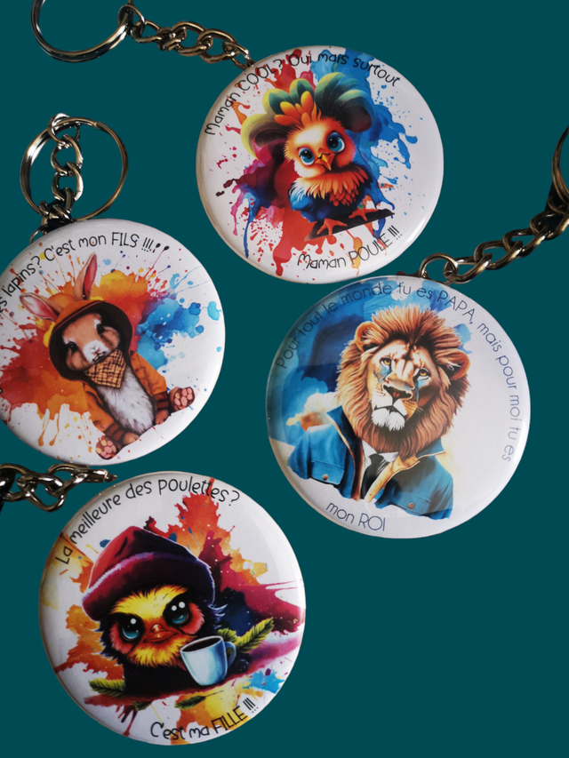 Badge, magnet et/ou porte clé papa lion, maman poule, fille poulette et fils lapin