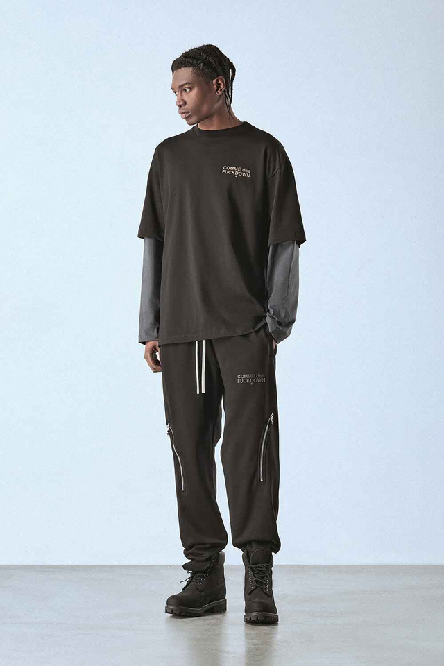 COMME des FUCKDOWN  T-SHIRT IN JERSEY DOPPIA MANICA CON STAMPA DAVANTI E RETRO