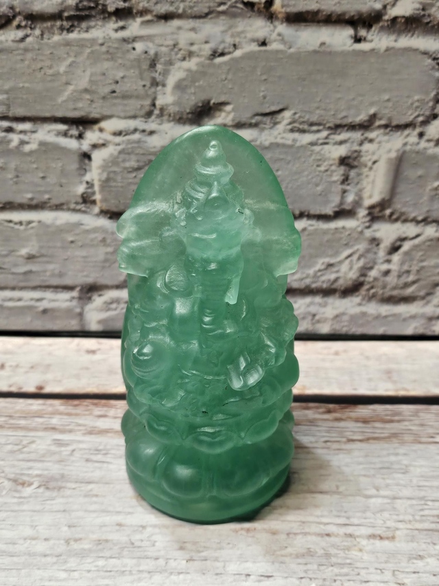 Ganesh en Fluorite verte – 375 g – Socle lumineux offert