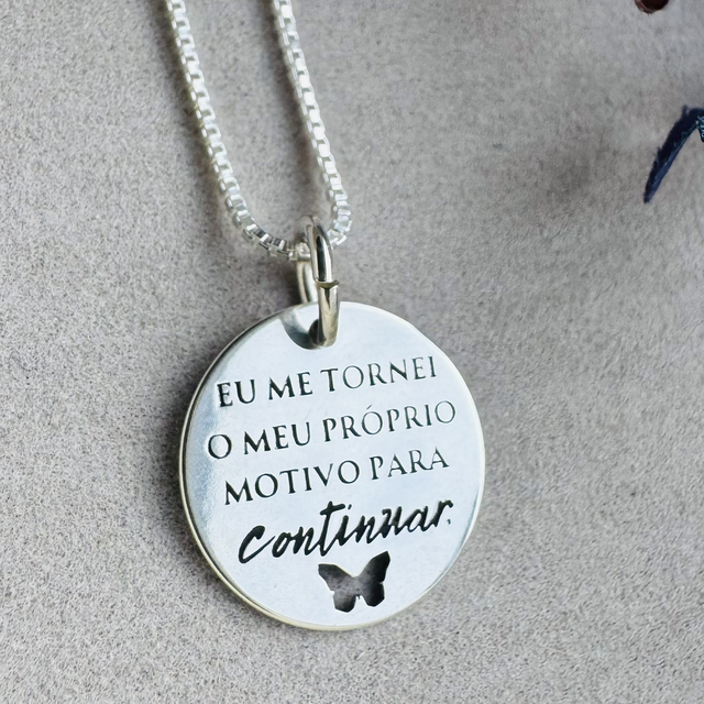 Colar : Eu me tornei meu próprio motivo…