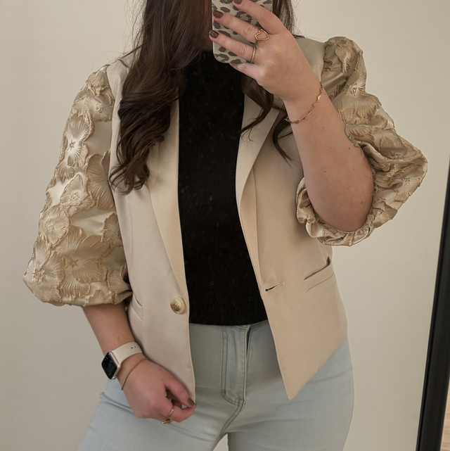 Beige Blazer met bloemen pof mouw 