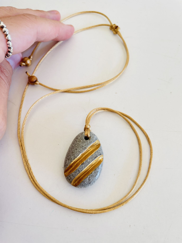 Colar Linhas Douradas