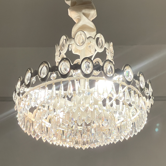 Kronleuchter weiß sechs-flammig Mid-Century Design