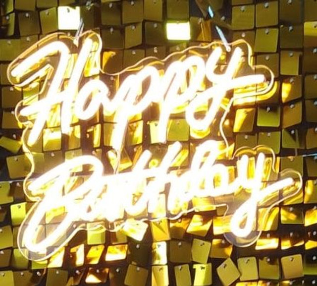 HAPPY BIRTHDAY LED - LOCAÇÃO 