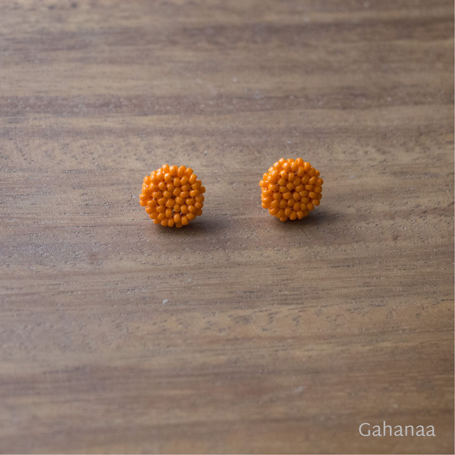 Noémie, puces d&#039;oreille couleur orange