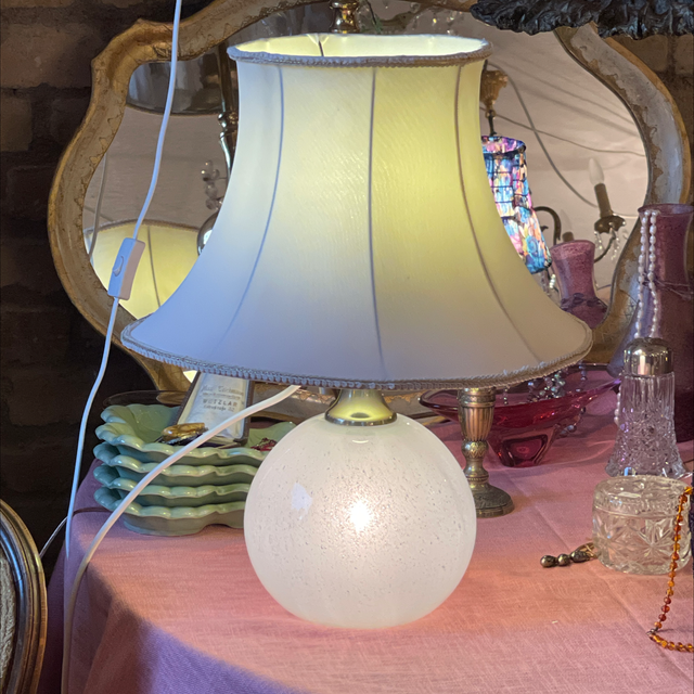 Weiße Designerlampe Kugelleuchte