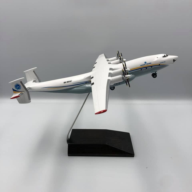 1:200 An-22A Antey Antonov Airlines UR-09307 - Made in Ukraine
