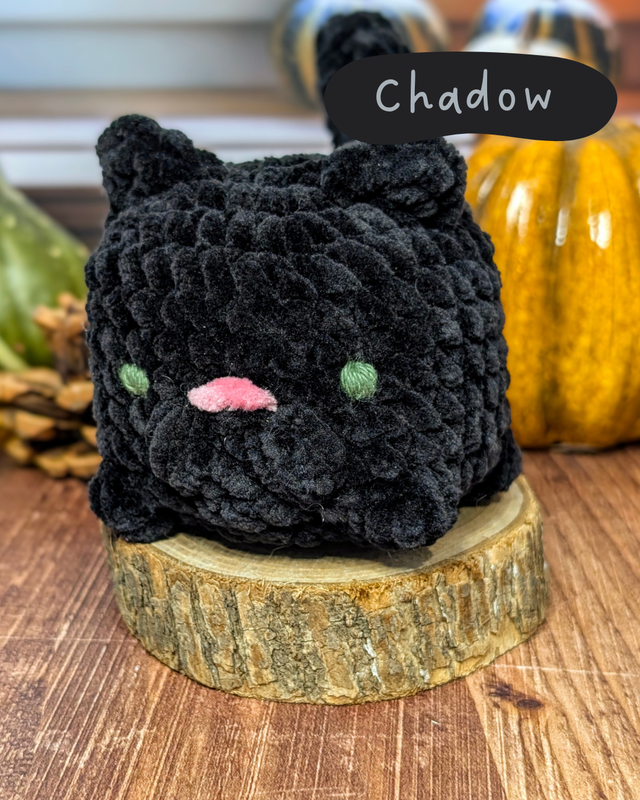 Chat en crochet , peluche à adopter