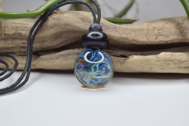 PENDENTIF NÉBULEUSE HOMME N°1