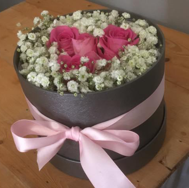Small rose and gyp hat box 