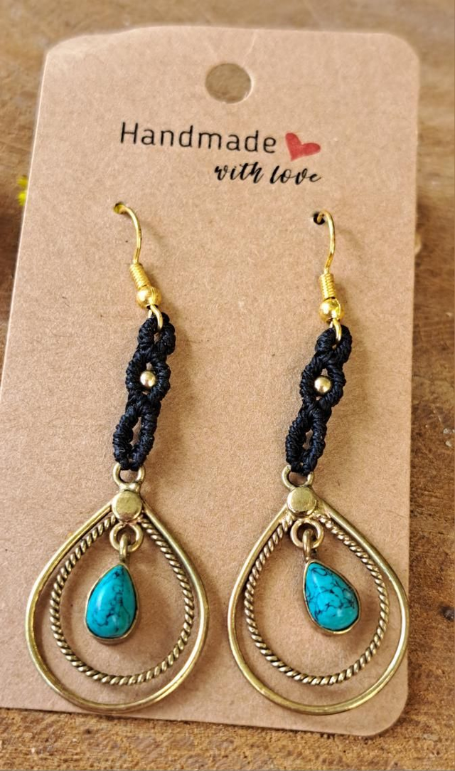 Boucles d'oreilles micro-macramé goutte