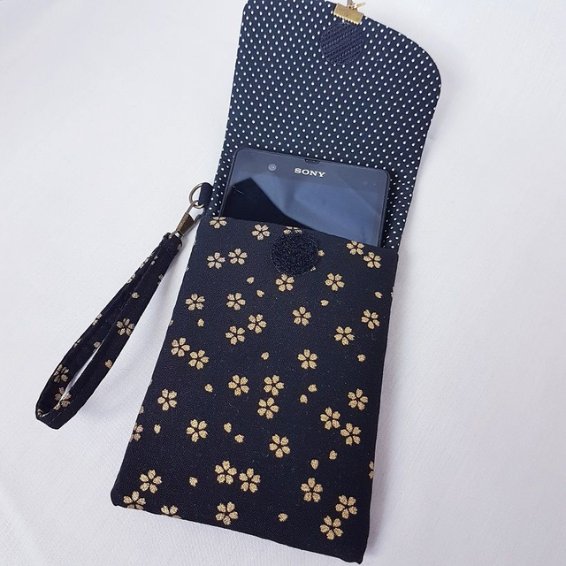 Etui pour smartphone "Sakura" noir doré
