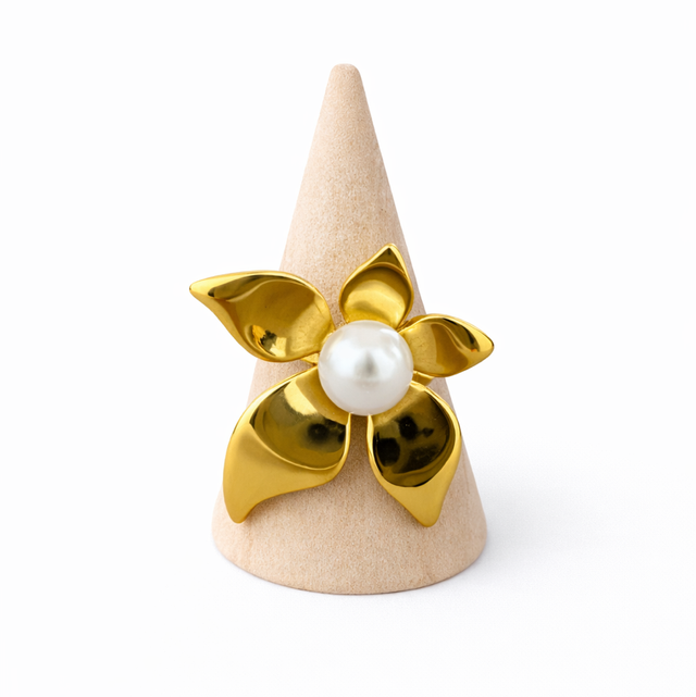 Anillo ajustable acero dorado flor y perla 