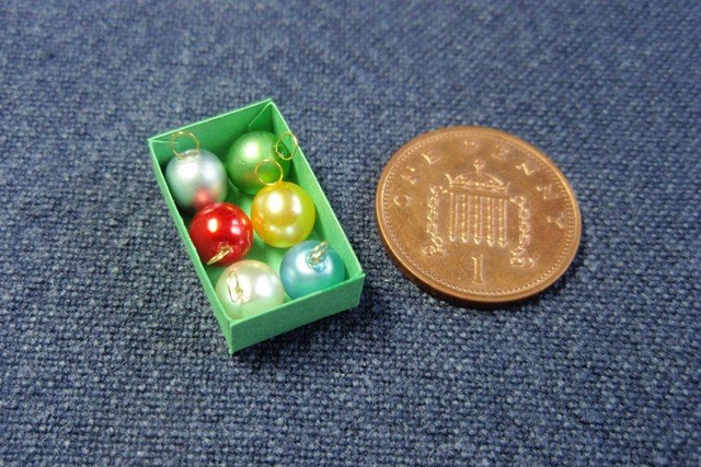 Baubles in Box (1/12th scale)