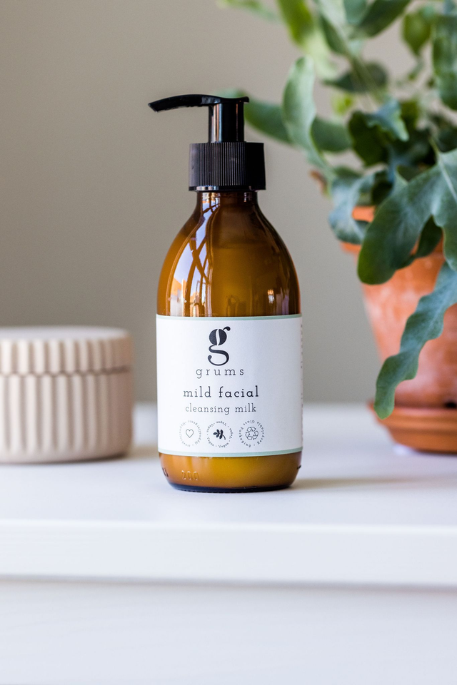 Mild Facial Cleansing Milk