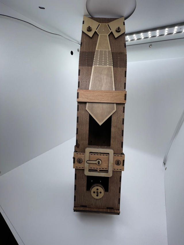 Boîte en bois Marié pour bouteille de vin blanc.