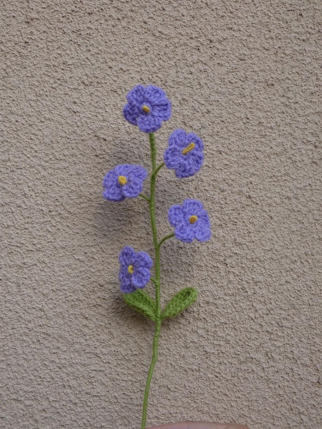 Tige de myosotis violet claire 