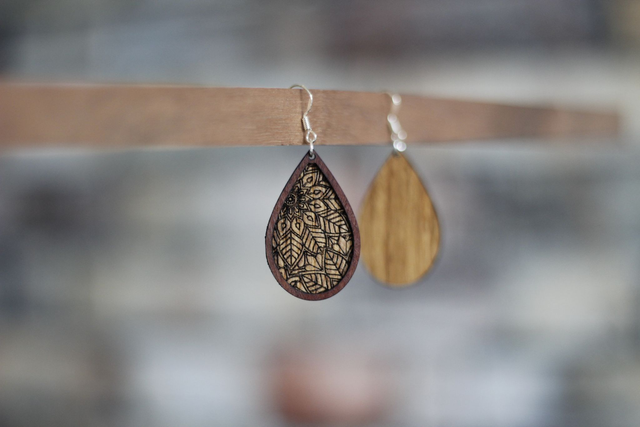 BOUCLE D&#039;OREILLE N°13 : Goutte florale #1