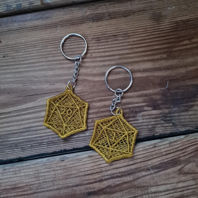 D20 keychain