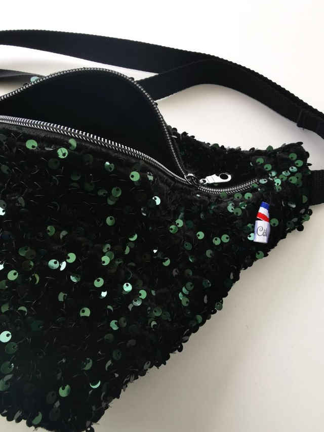 Banane LOUISE sequin vert