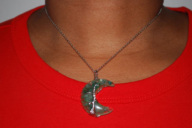 Collier demi-lune en aventurine verte
