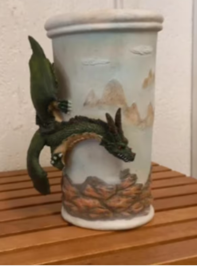 Prachtige grote vaas van aardewerk met groene Draak Nieuw.