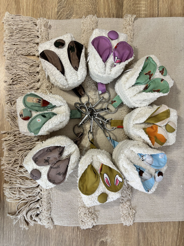 Albertha's Berthi’s – Mini sacs porte-clés à oreilles de lapin 