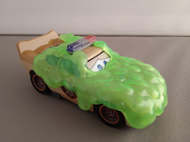 Disney+ Cars on the Road - Lightning McQueen Deputy Hazzard w/Slime