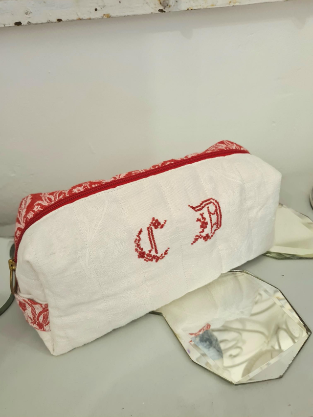 Trousse en tissus upcyclés collection de Noël