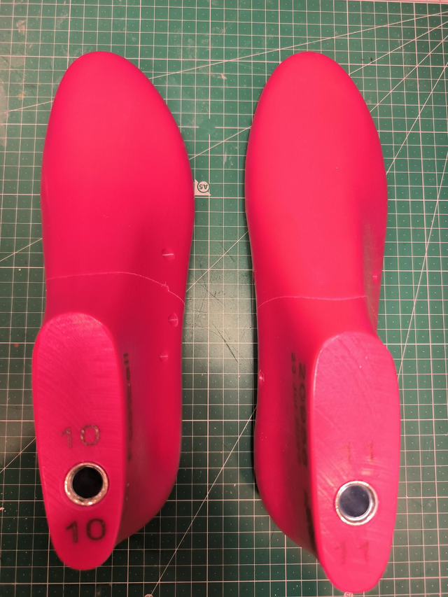 Ensanchado de zapatillas / horma