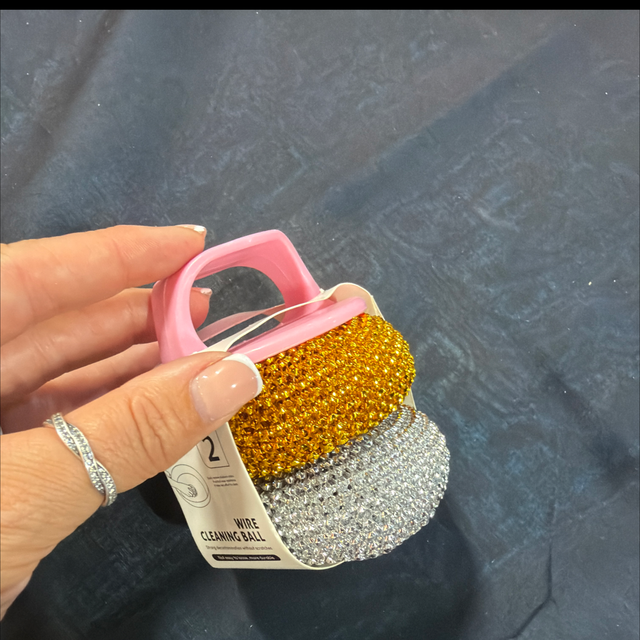 Wire cleaning ball