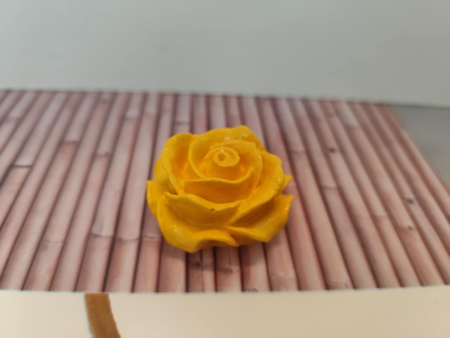 Rose jaune