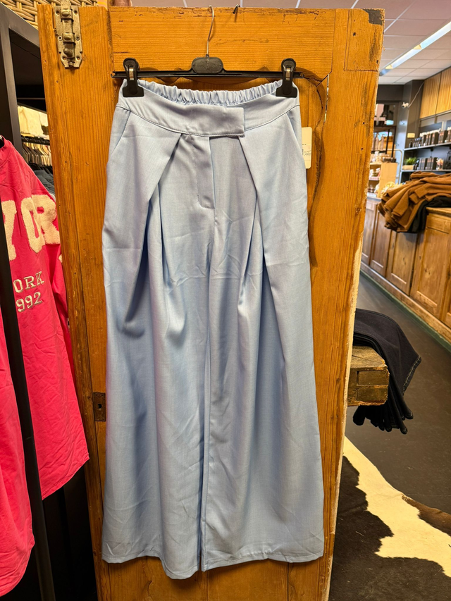 Wide leg pantalon met plooi - blauw