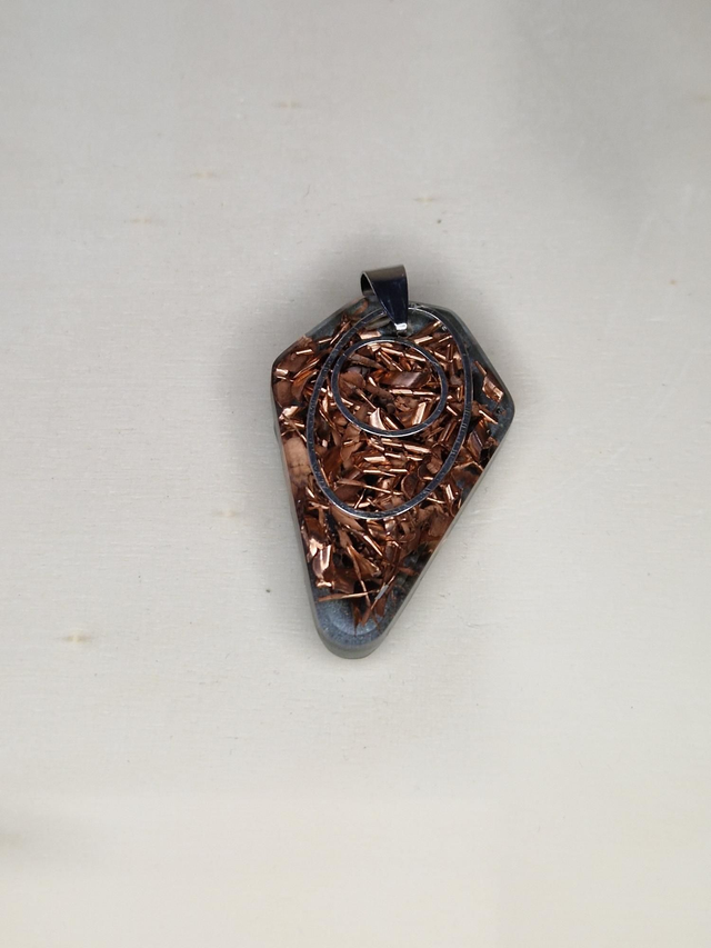 Orgonite, pendentif / 044