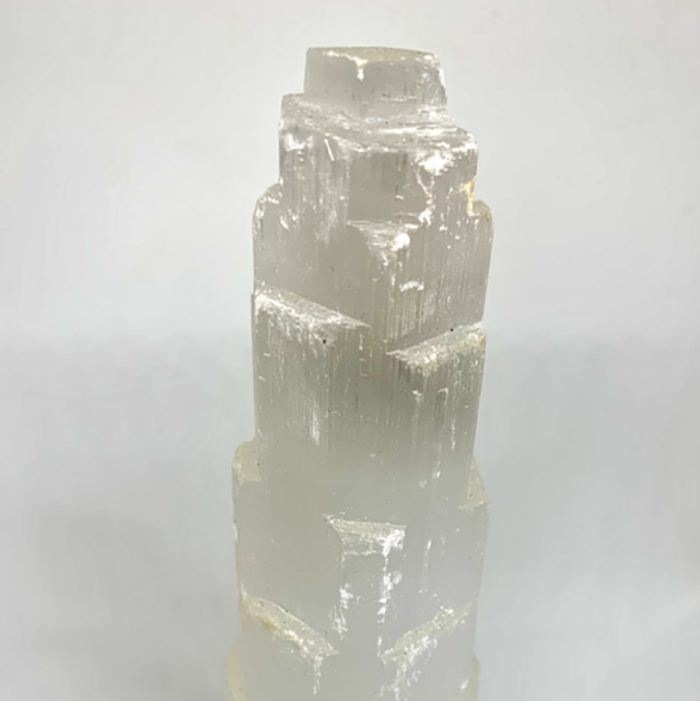 Tour de sélénite brute (gypse) 