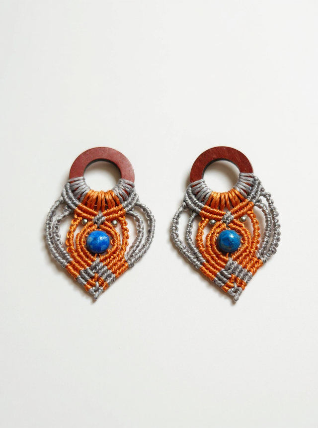 Boucles d’oreille sodalite &amp; bois de noyer