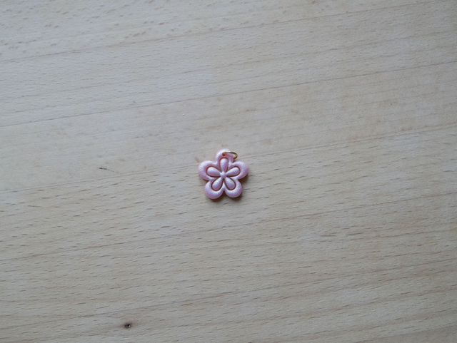 Charm fleur rose doré