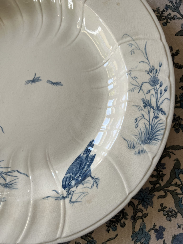 PLAT AUX OISEAUX 2 - Grand Plat Creux aux Oiseaux par la manufacture française de Gien - Terre de Fer