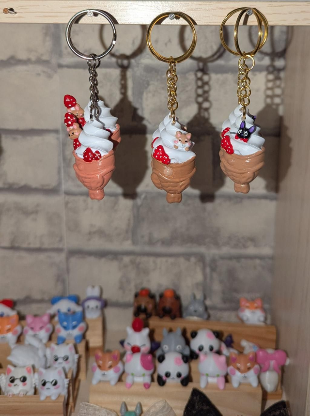 Taiyaki ice-cream keychain
