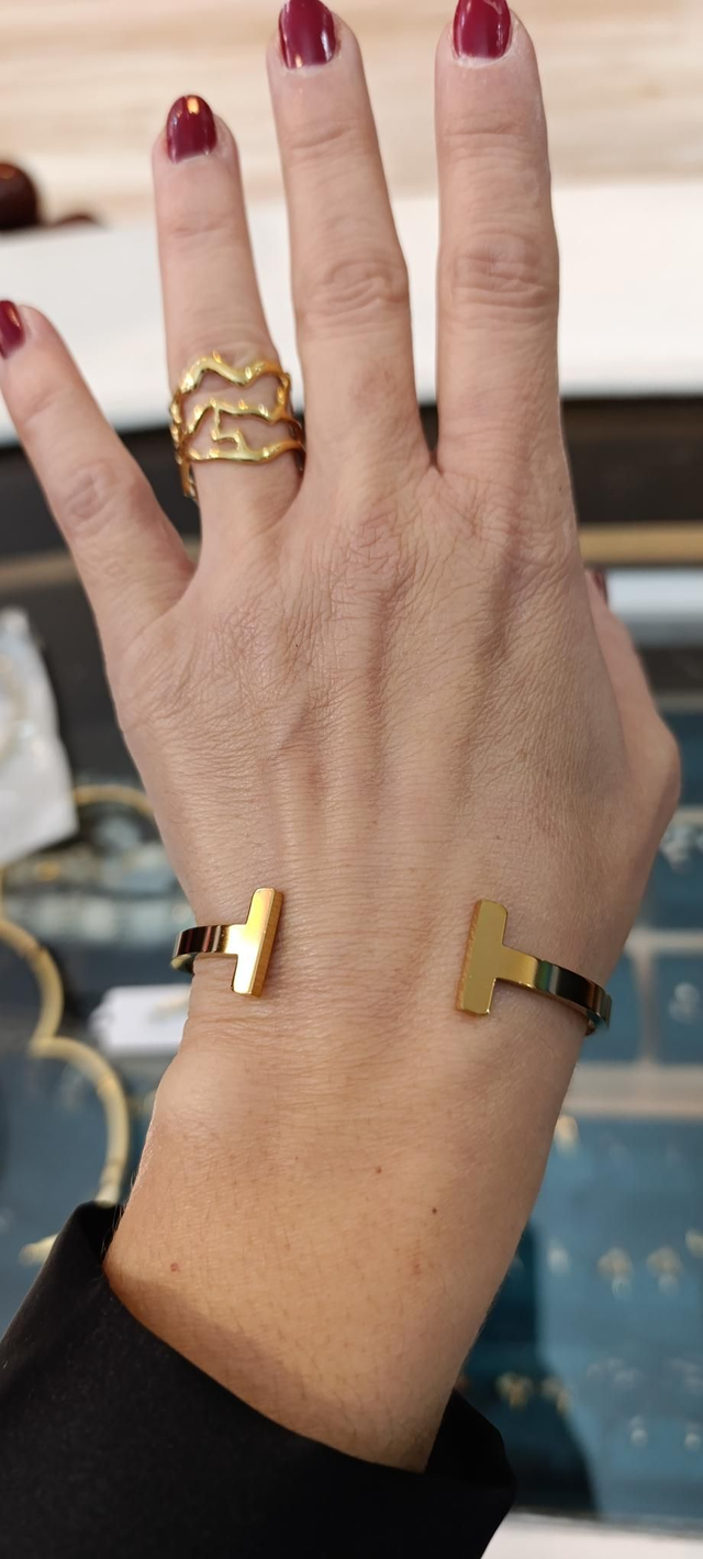 Pulsera rigida abierta