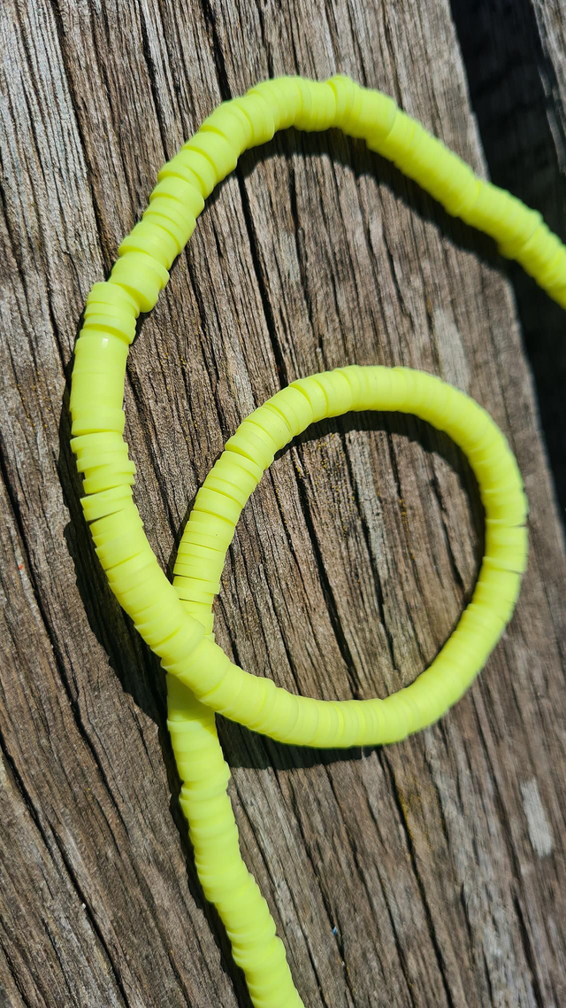 Perles heishi en perles polymère (Fimo) 6mm jaune fluo