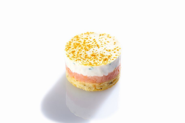 ATF50016 Räucherlachs mit Kräuter-Crème auf Kartoffelrösti  (35x30g)